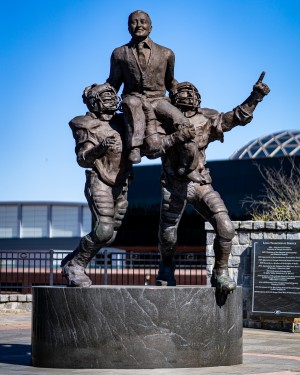 Vince Dooley Statue University of Georgia   Athens GA 07185